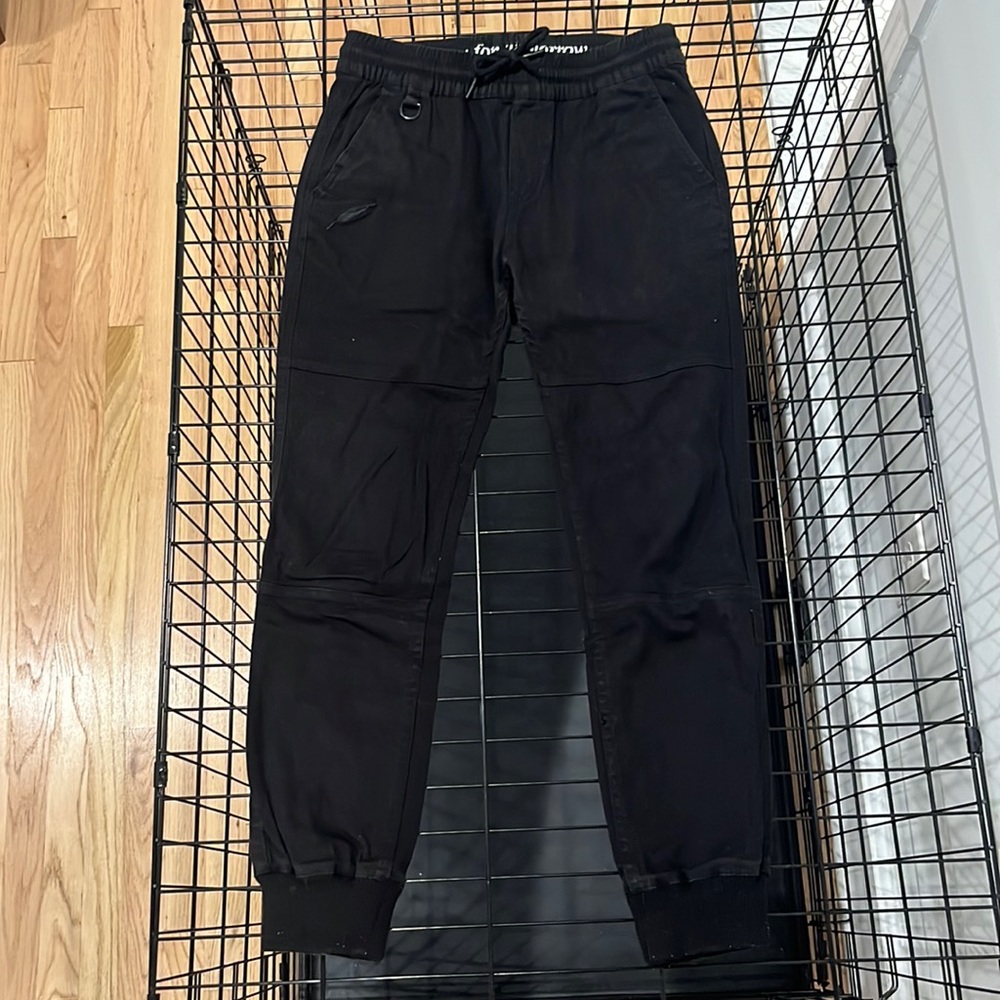 Publish Joggers Size 27